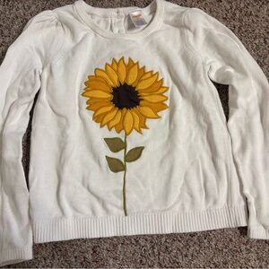 ⬇️Off-White Sweater w embroidered Sunflower